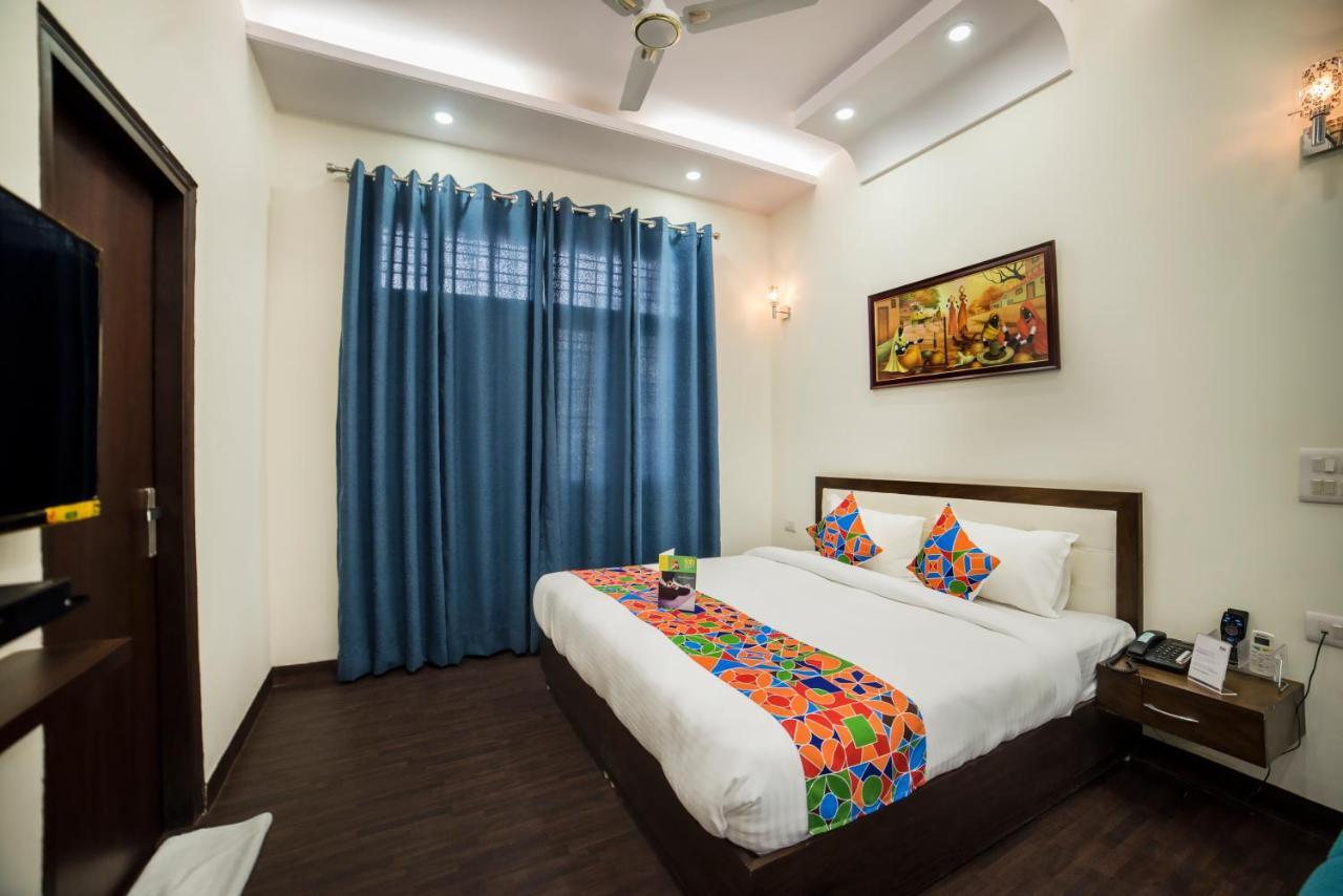 Fabhotel Mannat Residency Sec 52 구르가온 외부 사진