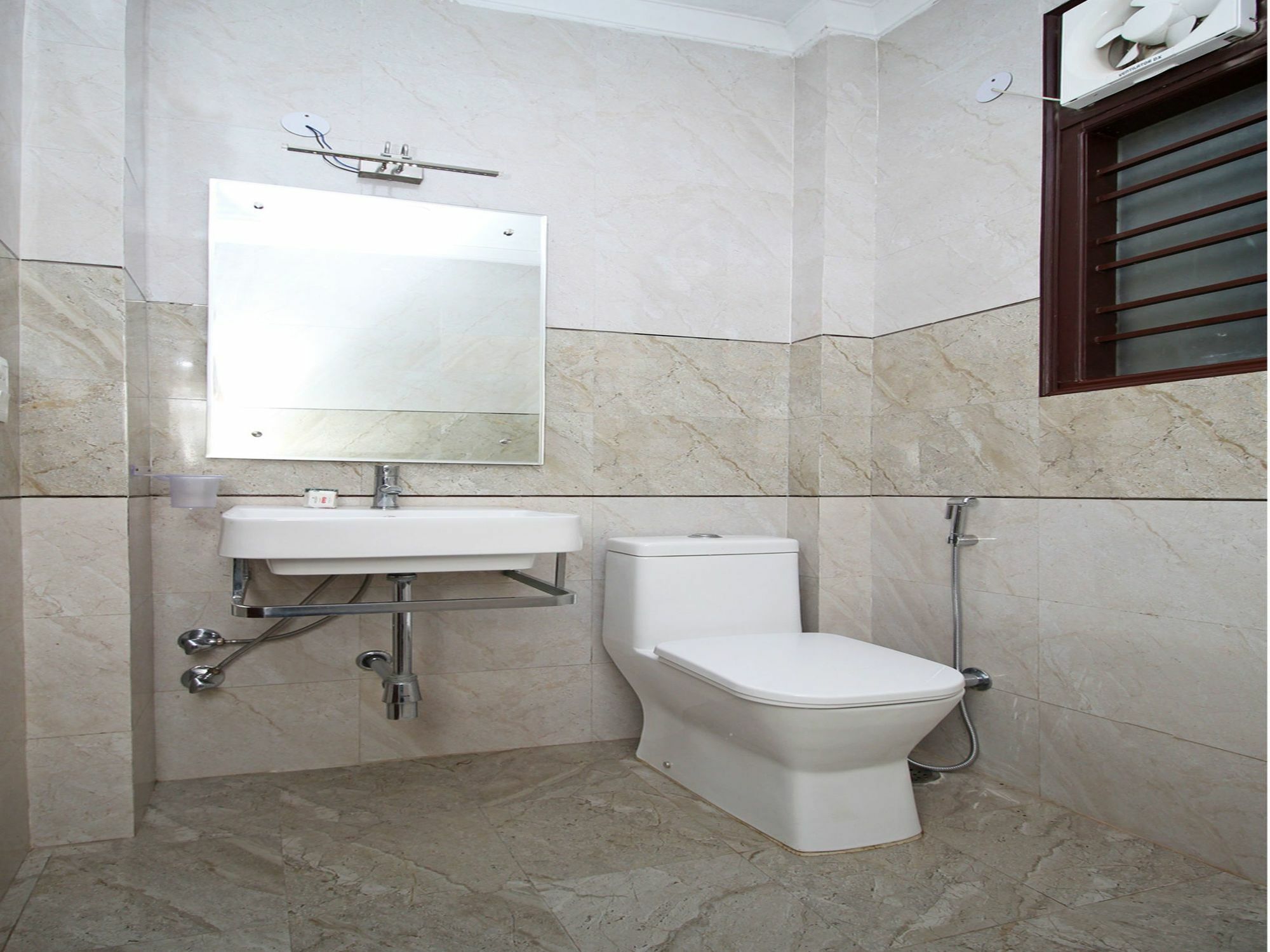 Fabhotel Mannat Residency Sec 52 구르가온 외부 사진
