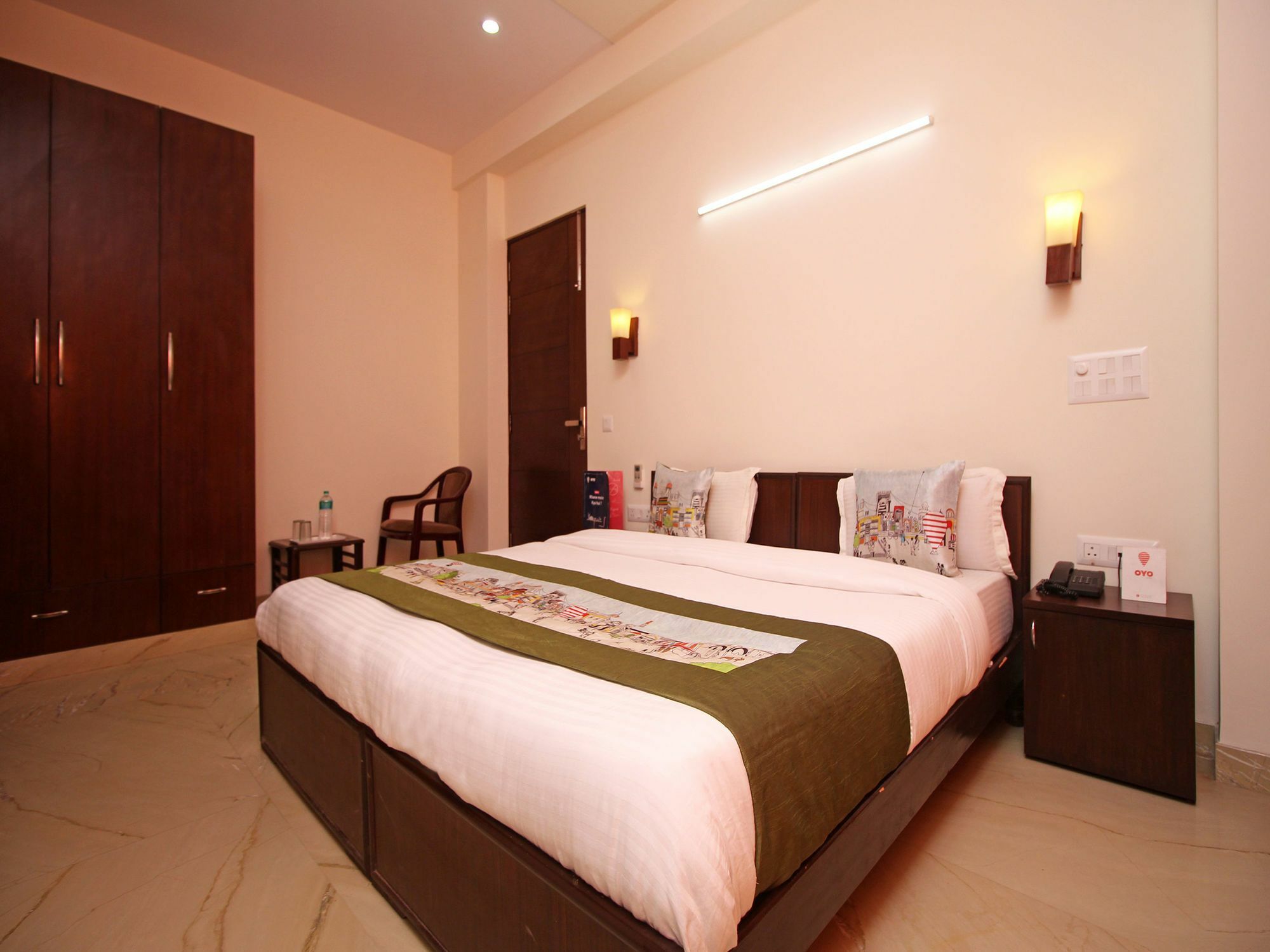Fabhotel Mannat Residency Sec 52 구르가온 외부 사진