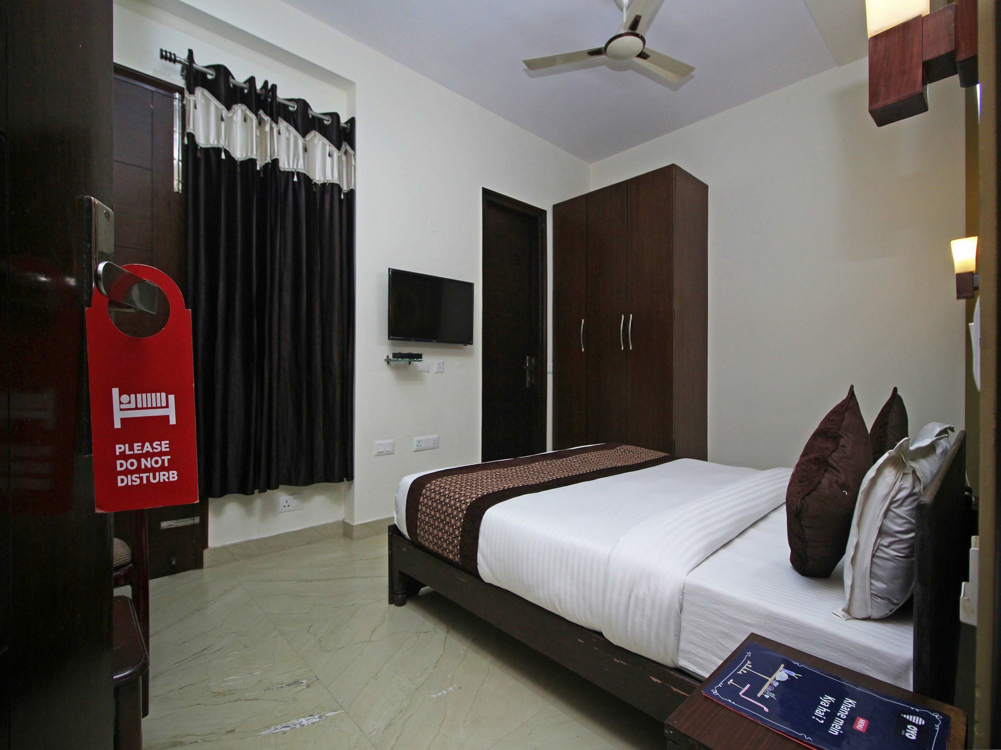 Fabhotel Mannat Residency Sec 52 구르가온 외부 사진