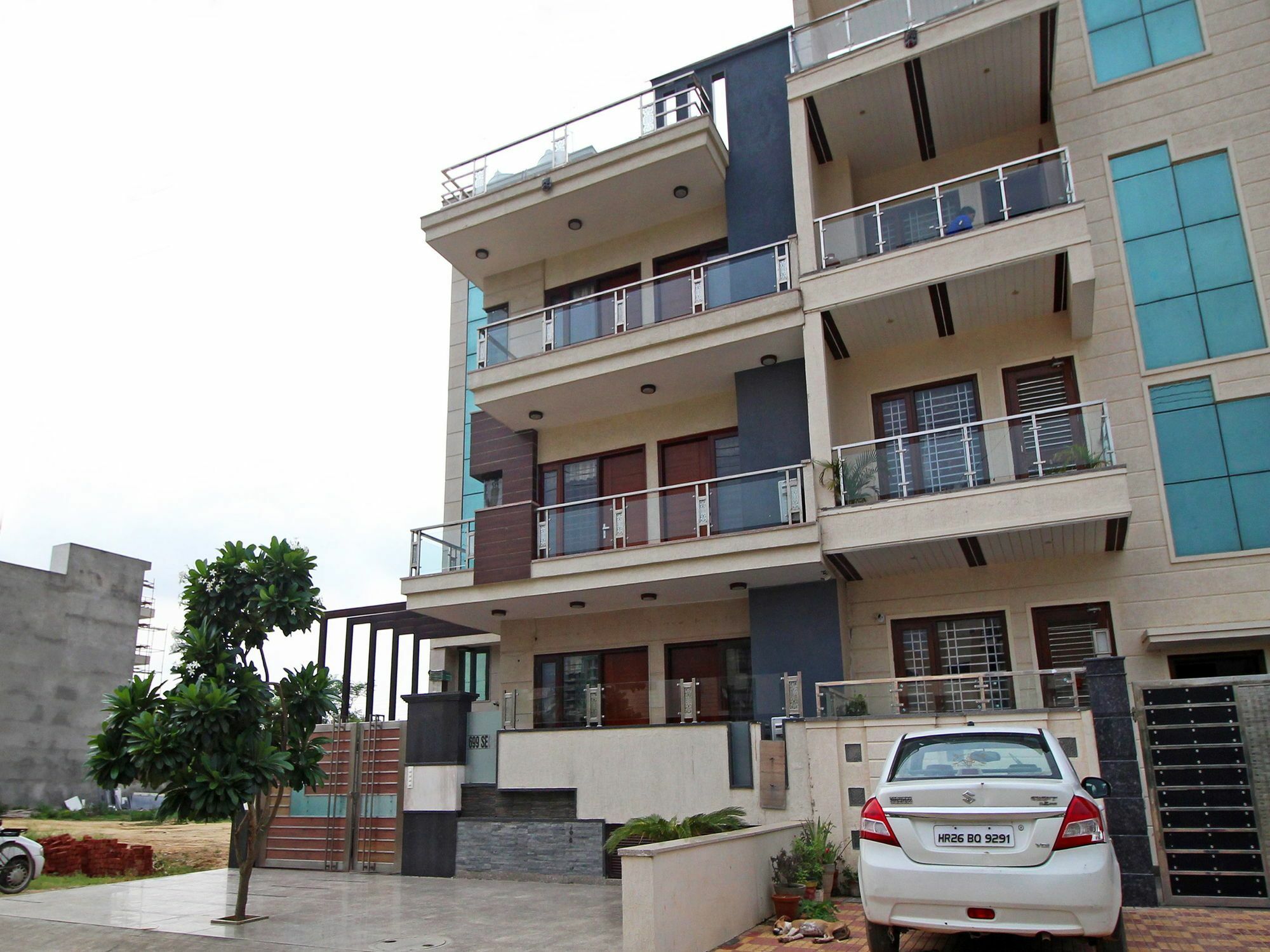 Fabhotel Mannat Residency Sec 52 구르가온 외부 사진
